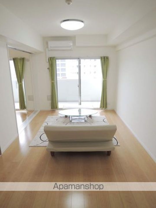 福岡県福岡市博多区石城町の賃貸マンションの居間