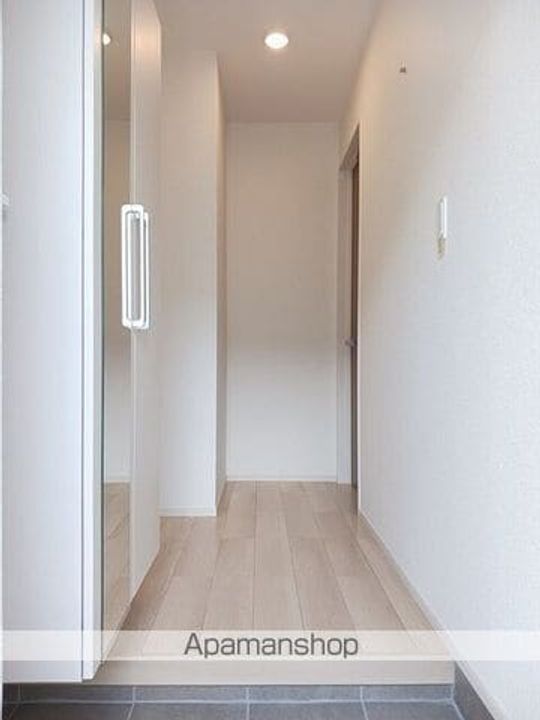 スクエアガーデンの玄関