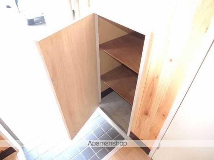 ビッグソルトヒルA105の玄関