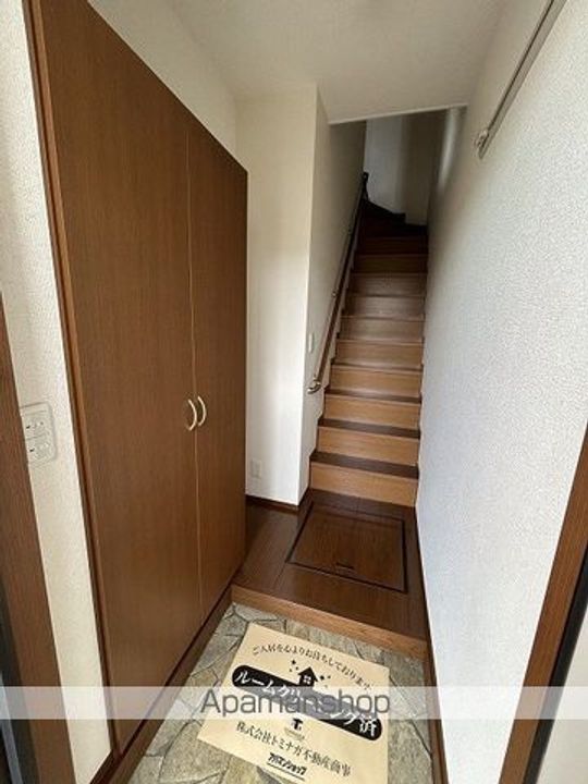 ローズコート阿部C・D棟の玄関