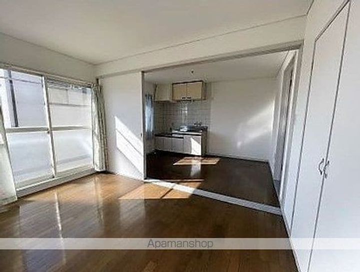 大泉シティハウスの居間