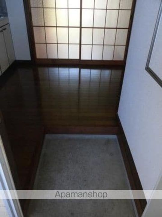パークサイド箱清水D棟202の玄関