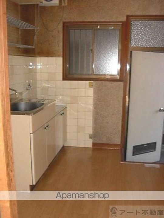 コーポ万亀 B棟の玄関