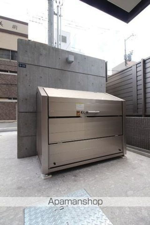 岡山県岡山市北区中山下1丁目の賃貸マンションの外観