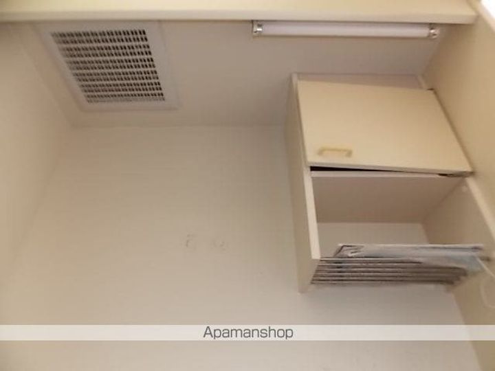 愛知県丹羽郡大口町余野1丁目の賃貸マンションの内装