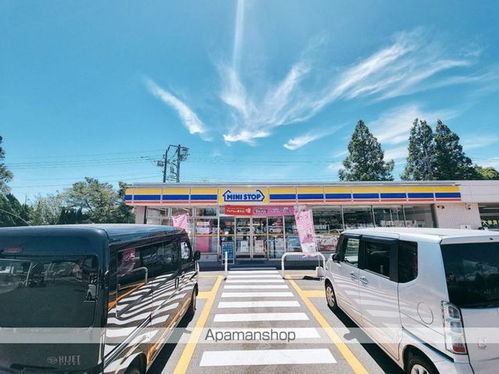 レオパレスユズの周辺