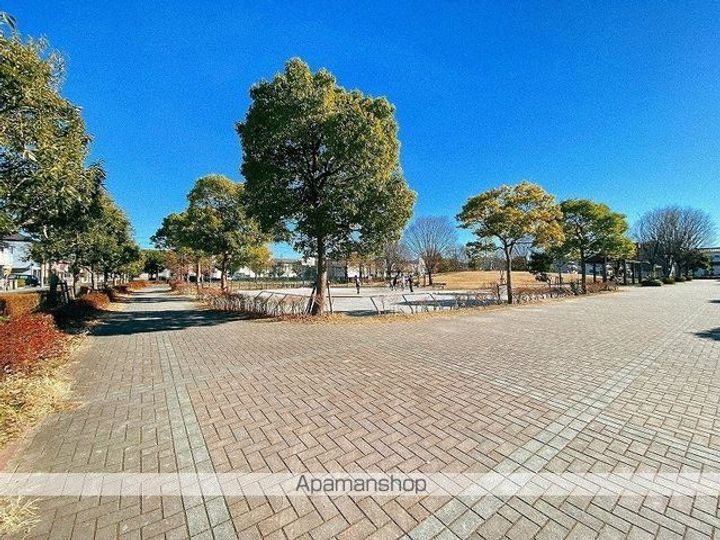 埼玉県吉川市中野の賃貸アパートの周辺