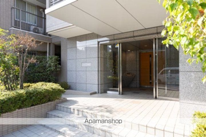 東京都世田谷区船橋3丁目の賃貸マンションの外観