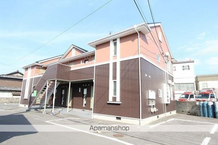 香川県高松市松並町の賃貸アパートの外観
