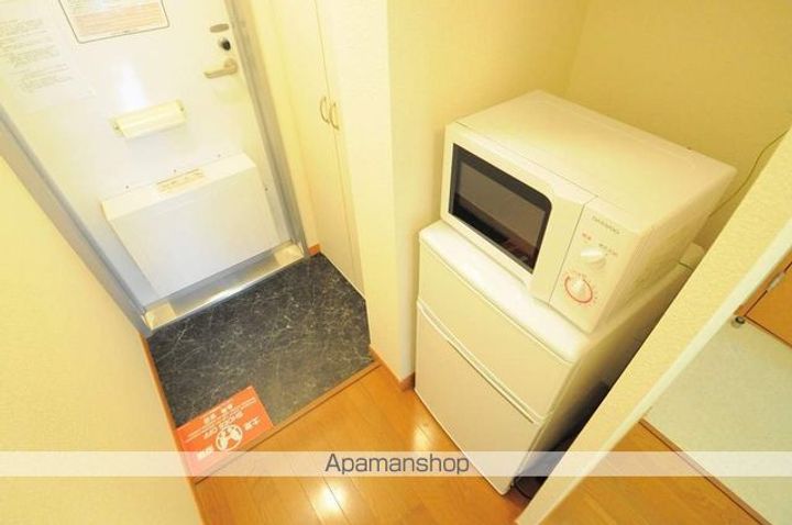 レオパレス日野OGMⅢの玄関