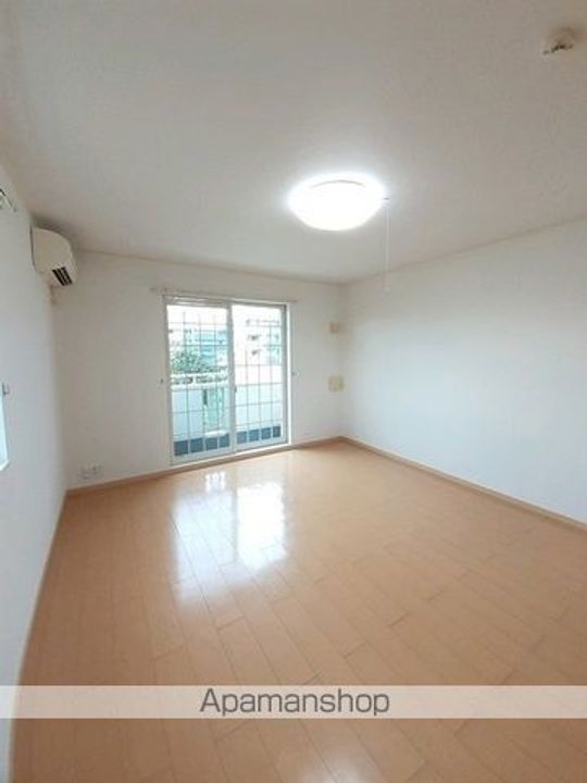 東京都西多摩郡日の出町大字平井の賃貸アパートの居間