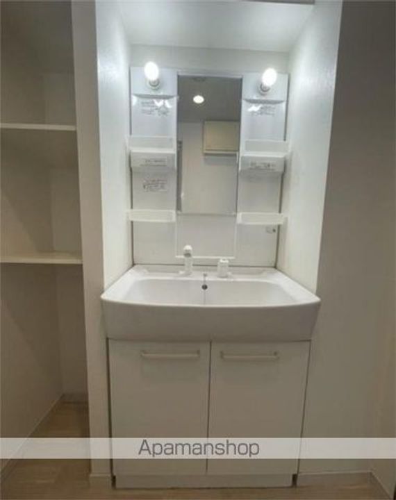 東京都台東区三ノ輪2丁目の賃貸マンションの内装