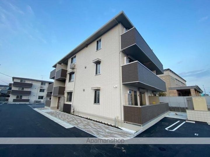 香川県高松市円座町の賃貸アパートの外観