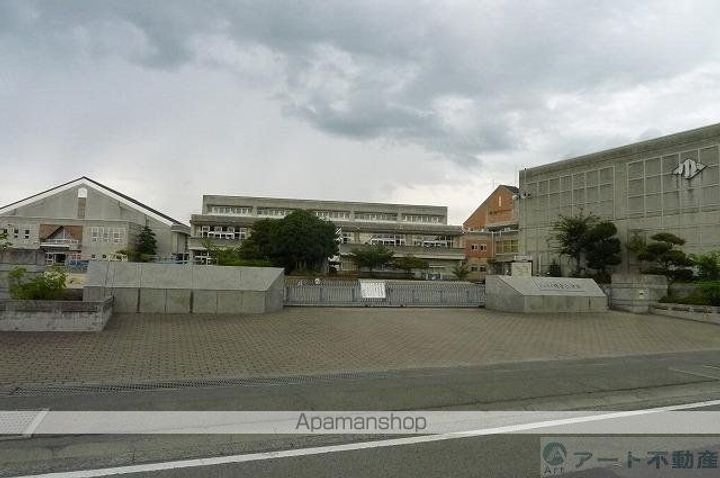 愛媛県松山市小坂4丁目の賃貸アパートの周辺