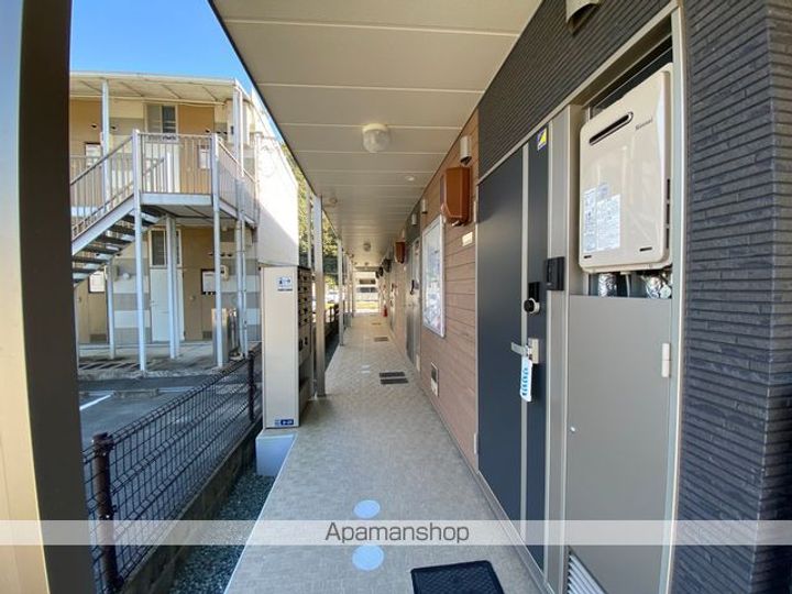 クレイノファレノプシス201の玄関