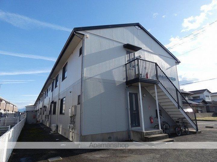 ロイヤルハイツ穐山の外観