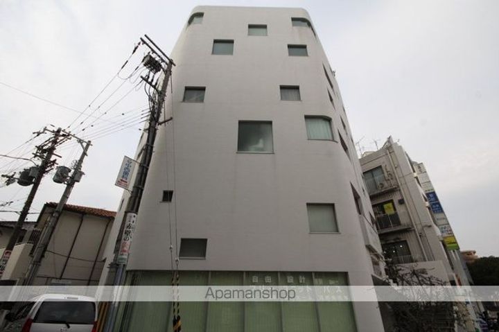 ラークスパ岡町の外観