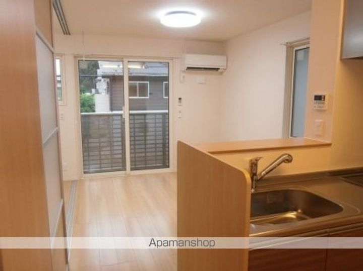 新潟県上越市大字藤新田の賃貸アパートの居間