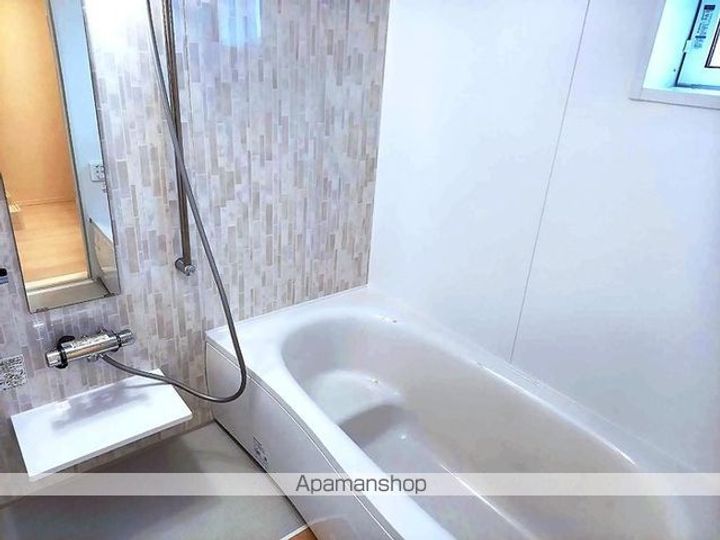 グローリアス IIIの風呂