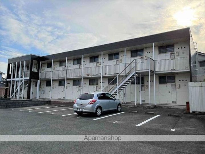 レオパレスルミエール107の外観