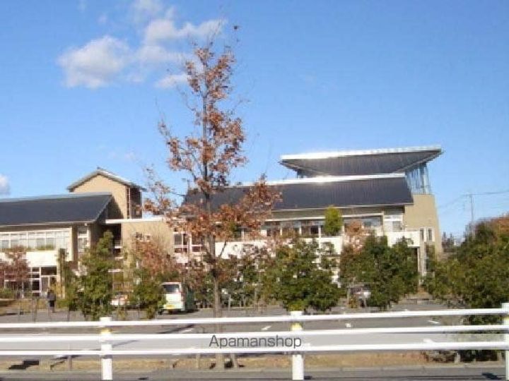 カトルカールの周辺