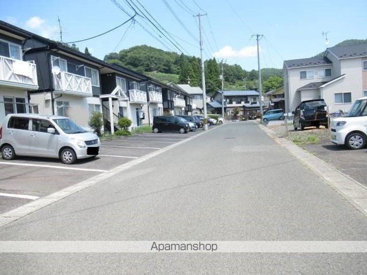 ラテールB棟103の周辺