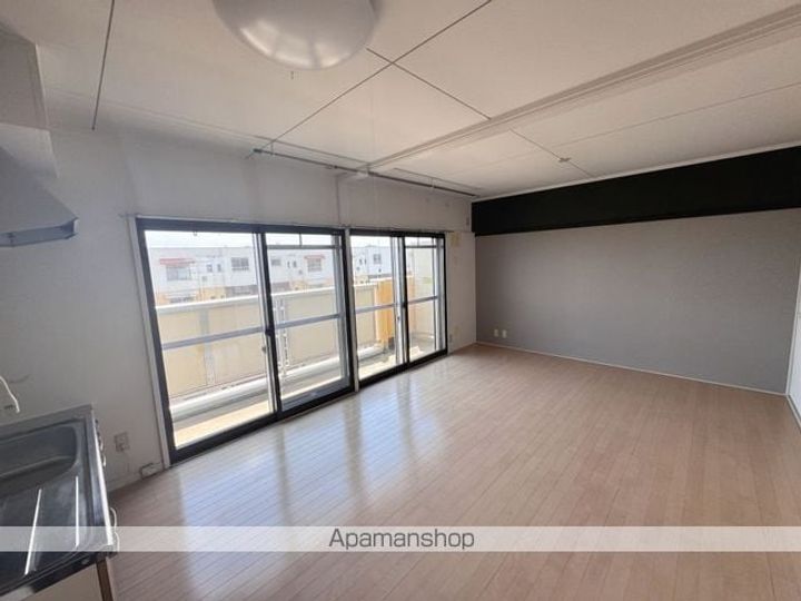 ルカーサ勿来Ⅰ・Ⅱの居間