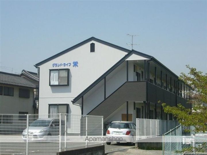 グランドライフ栄203の外観
