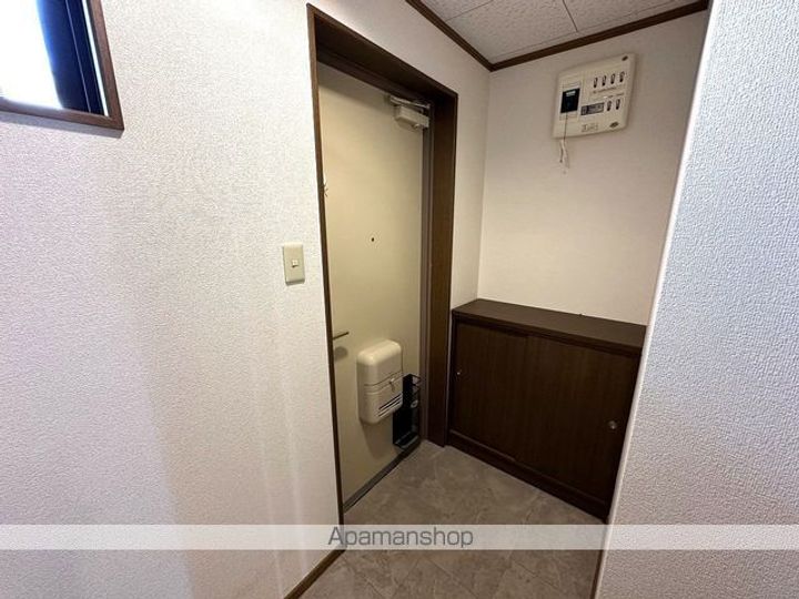 愛知県半田市出口町1丁目の賃貸マンションの玄関