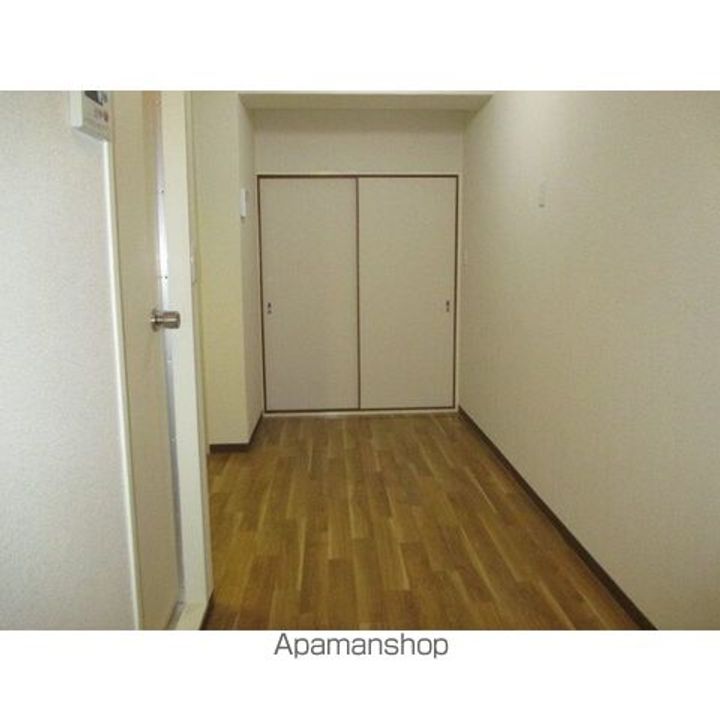 ファミーユ第2前川ビルの居間