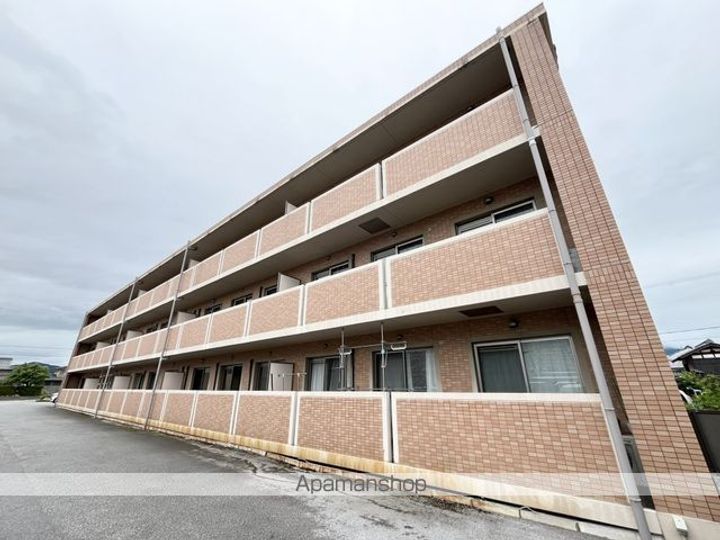 滋賀県長浜市口分田町の賃貸マンションの外観