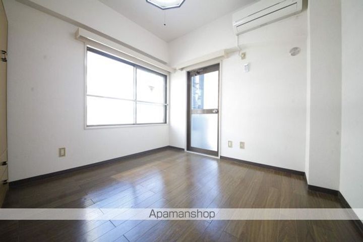 シャトーレ18の居間