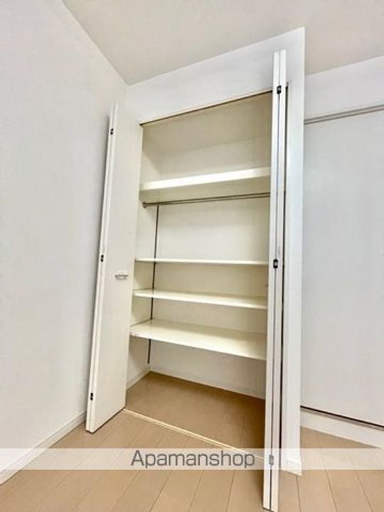 東京都新宿区上落合3丁目の賃貸マンションの内装