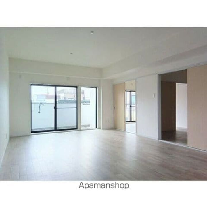 アートスクエア3Cの居間