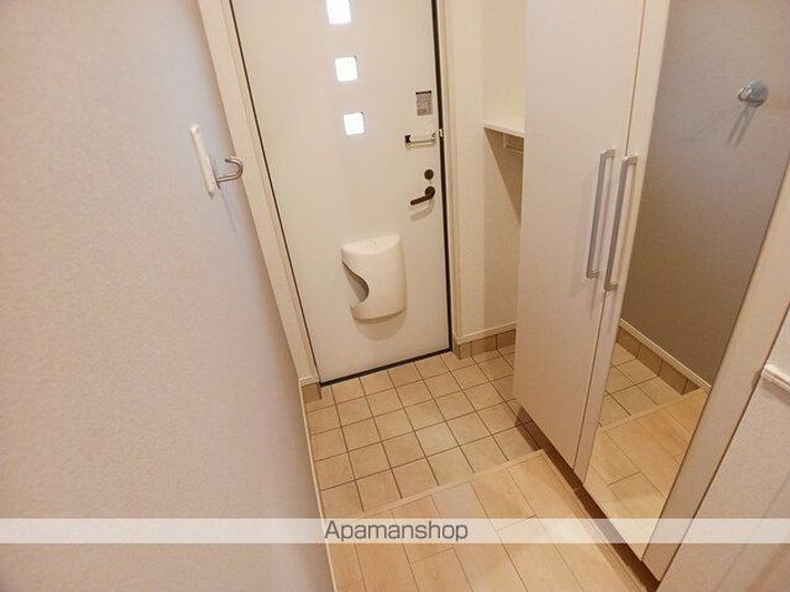 岐阜県可児市下切の賃貸アパートの玄関