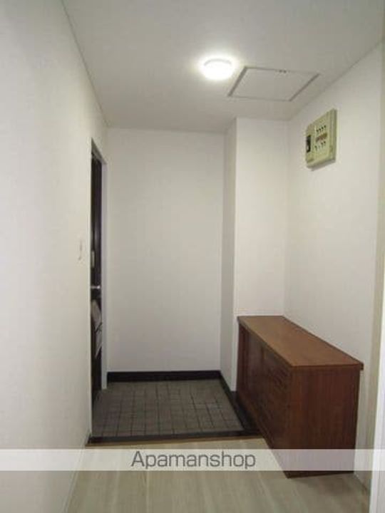 福井県福井市文京7丁目の賃貸アパートの玄関