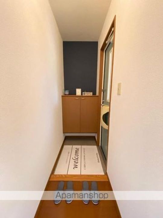 香川県高松市元山町の賃貸アパートの玄関