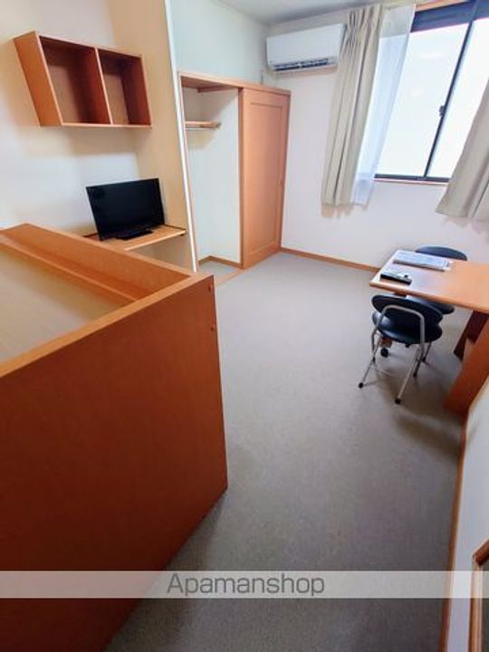 レオパレス後三条203の居間