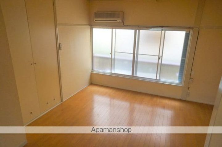 三島荘(エイティーエスハウス)6の居間