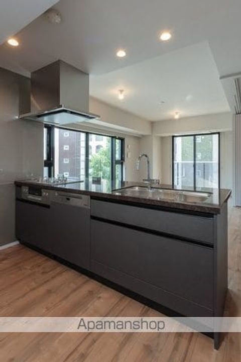 東京都港区南青山2丁目の賃貸マンションのキッチン