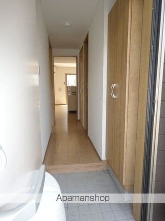 ディアコート・郭内A棟の玄関