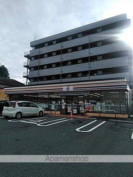 KMハセガワの周辺