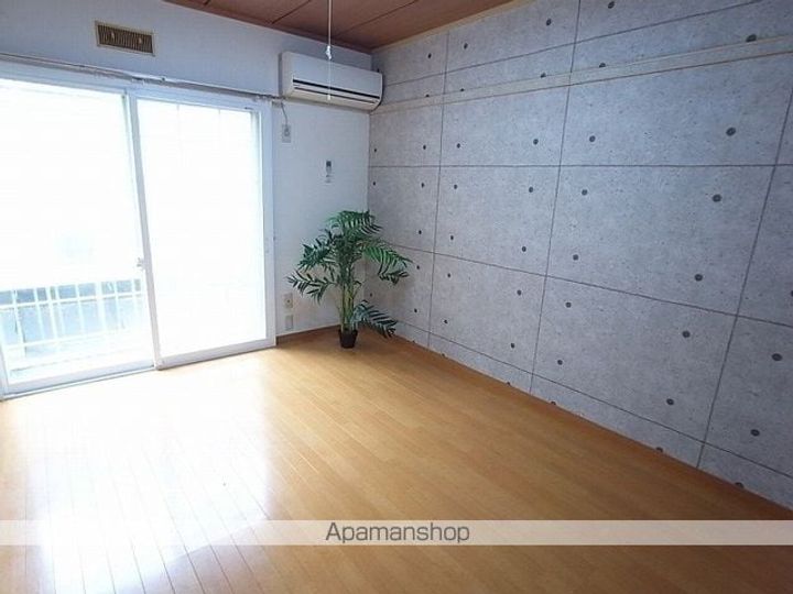 アーバンつくば32号館103の居間