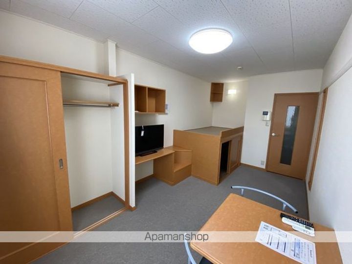 レオパレス西原108の居間