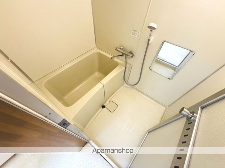 プレスト壱番館202の風呂