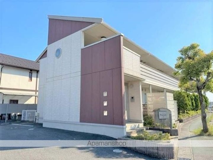 レセンテ出町 C棟の外観