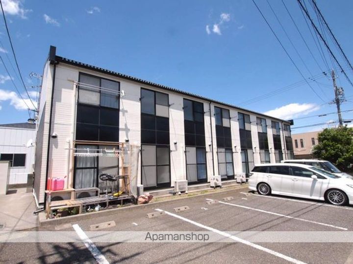 レオパレスルミエール高出104の外観