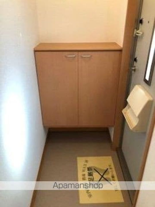 ヴィステリア A・Bの玄関