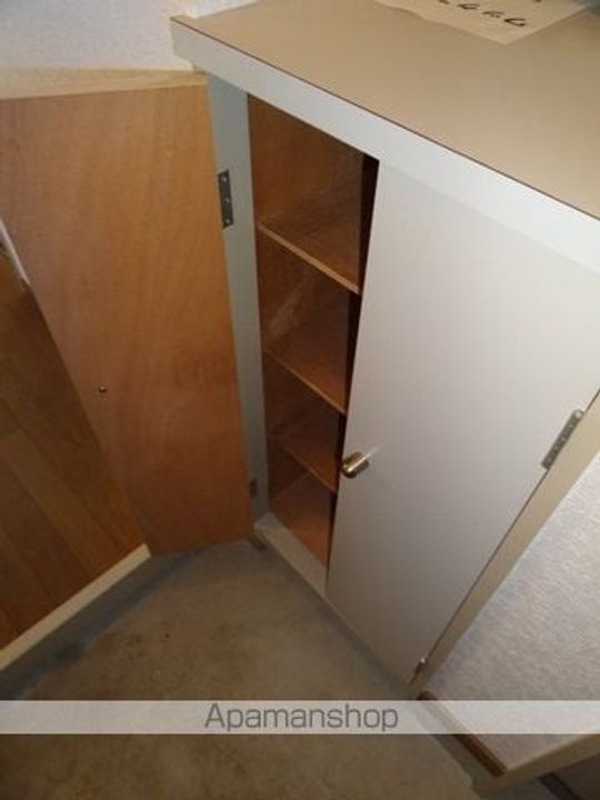 コーポ ランドスケープの玄関