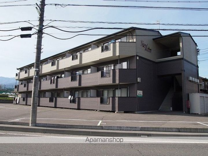 グランドメゾン101の外観